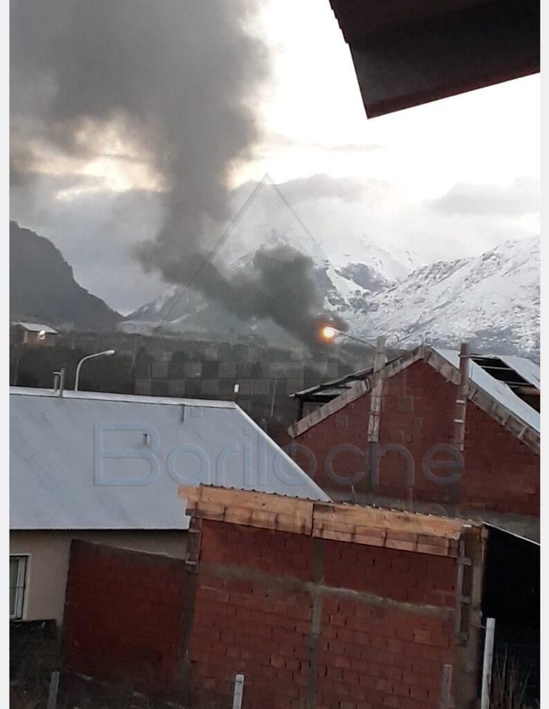 Municipio de Bariloche Intimado Imagen del humo visto desde las 645 vivendas