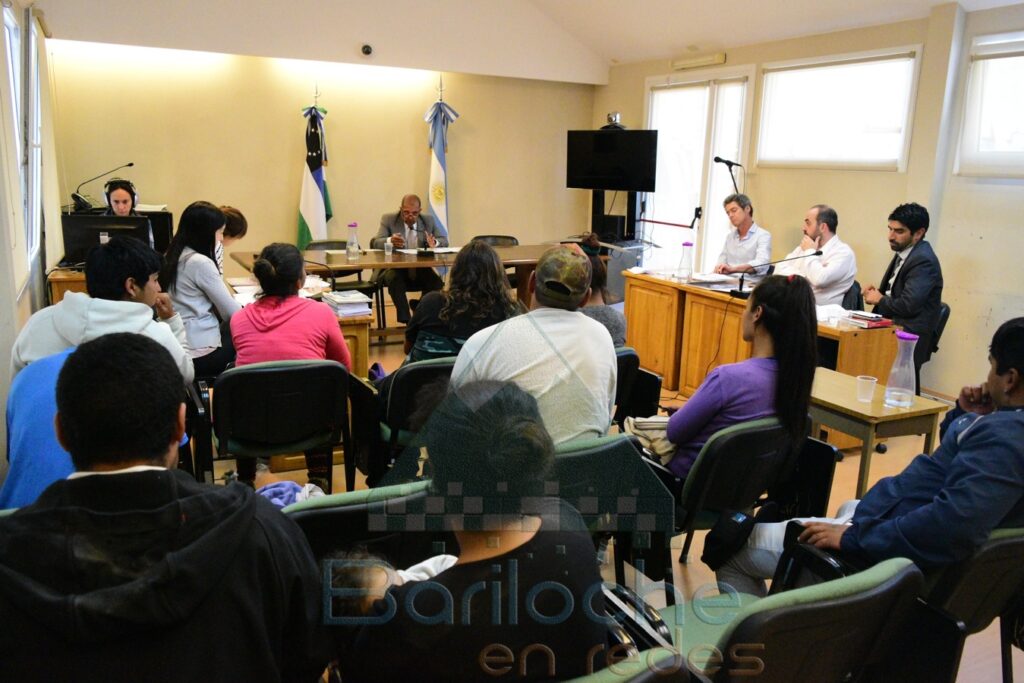 Vecinos demandan comprar