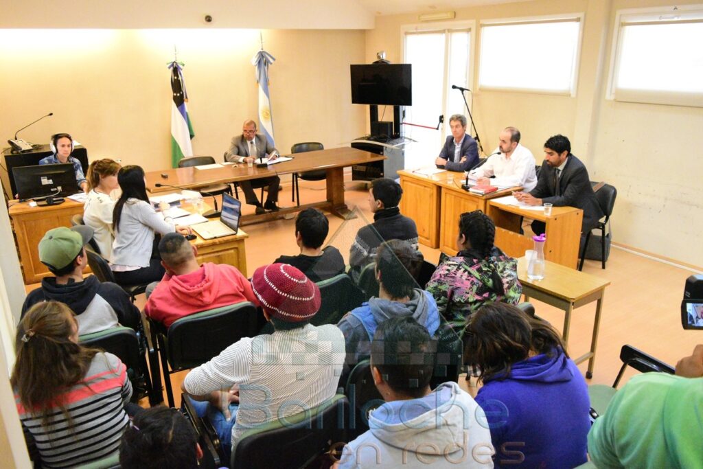 Vecinos demandan comprar