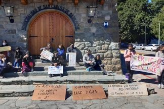 Vecinos barilochenses reclaman