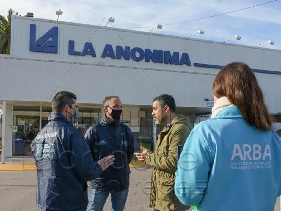 Supermercados acusados de evadir