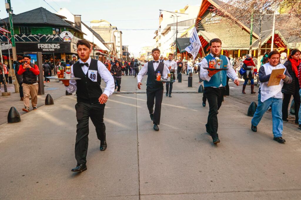 Carrera de Mozos y Camareras