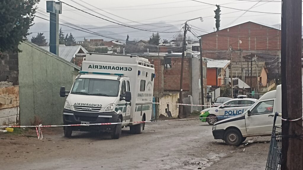 Otro femicidio en Bariloche. Otra víctima de un Policía?