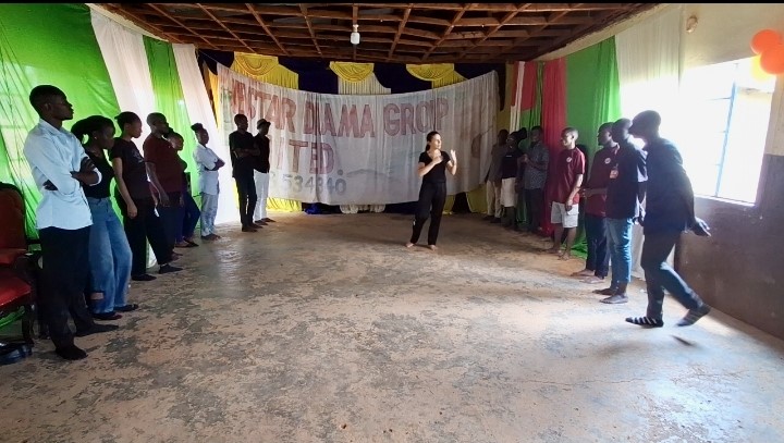 Intercambio de teatro en Kenia une culturas