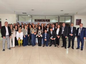 Mariana Minuth electa vocal en ADPRA impulsa cambios