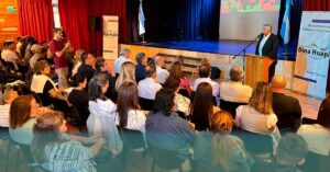 Aniversario de Dina Huapi y ceremonia oficial con Cobarrubia