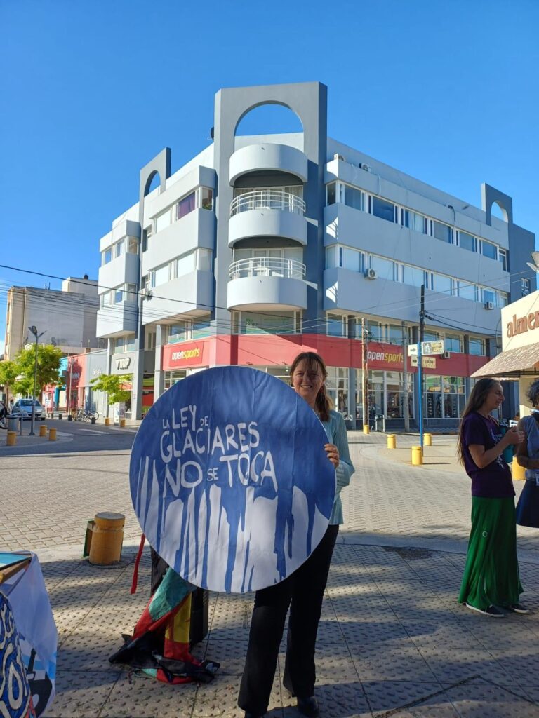 Negociación que afecta la Ley de Glaciares — Odarda insta a Weretilneck no negociarlos