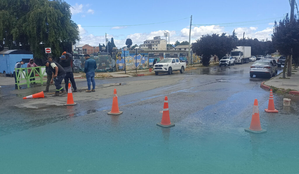 Rotura de un caño y Corte en 9 de Julio