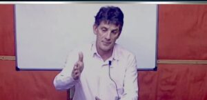 Para Costa Brutten Cobarrubia es un desagradecido que no resolvió nada.