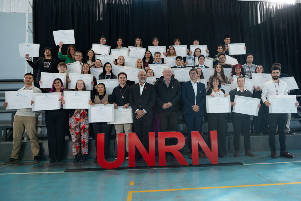 La UNRN Sede Andina entrega diplomas ante el ajuste vigente