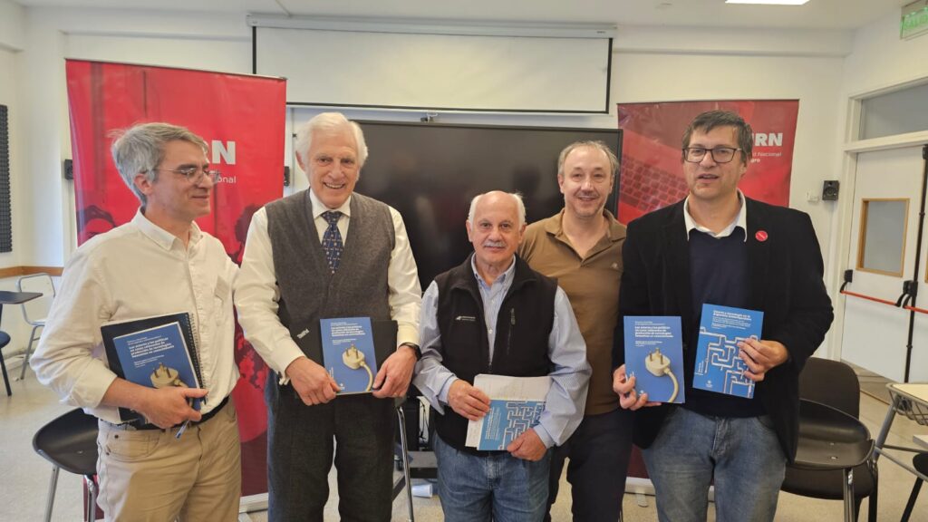 Presentan libros que analizan el desarrollo científico nacional