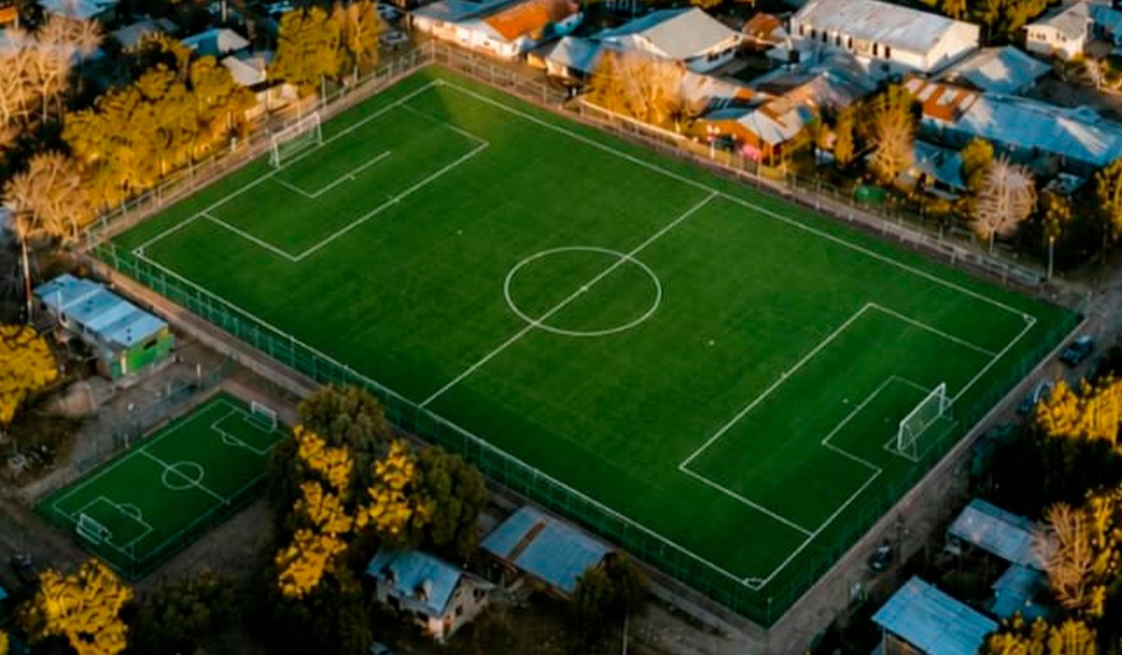 El Club Arco Iris proyecta una cancha de césped sintético para su cumpleaños 40