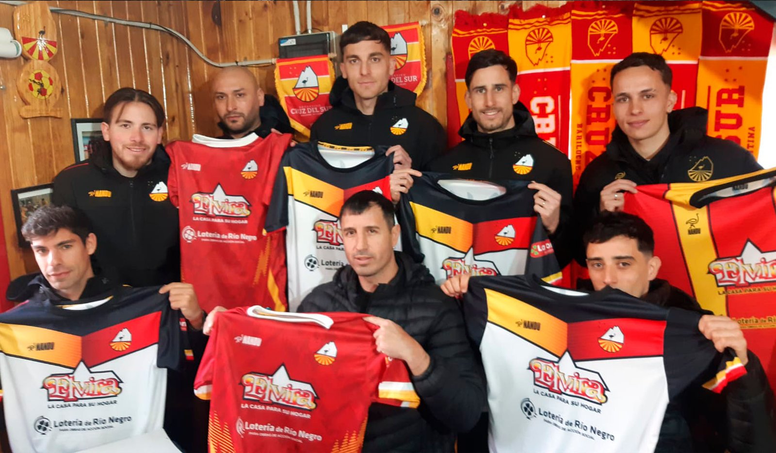 Cruz del Sur presentó sus refuerzos para el Torneo Regional Amateur