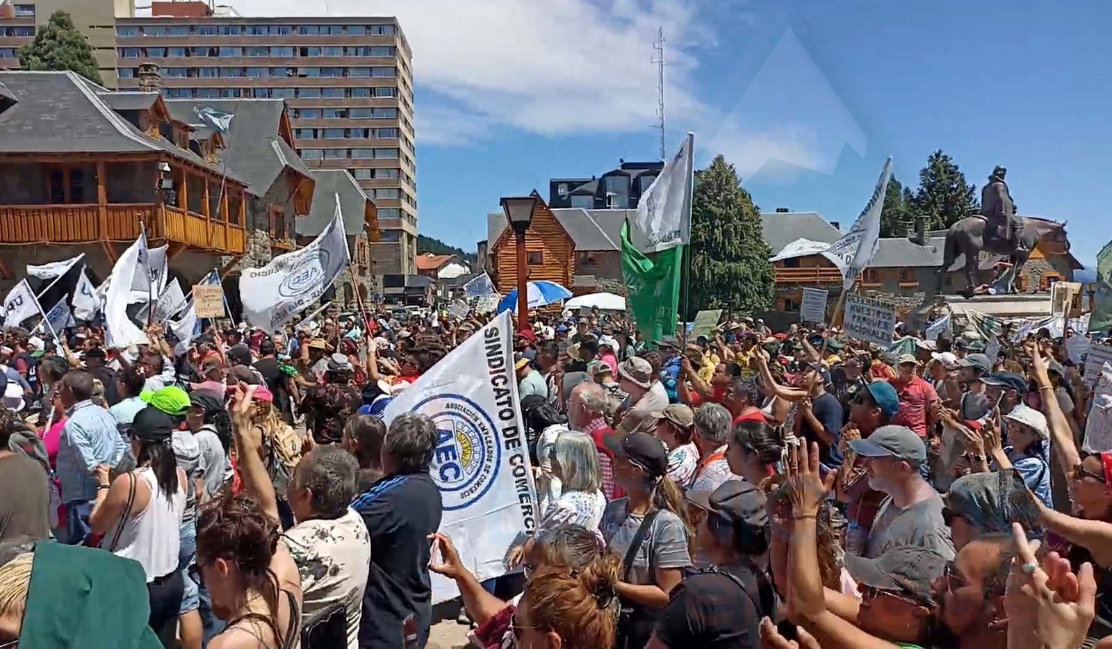 Marcha #15O en Bariloche en defensa de la Ley de Tierras
